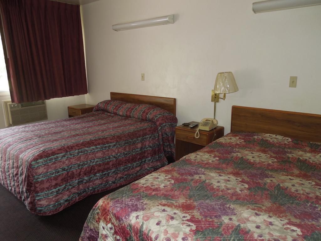Lees Motel Edison Habitación foto