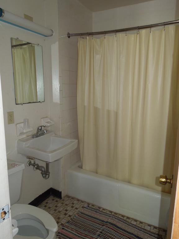 Lees Motel Edison Habitación foto